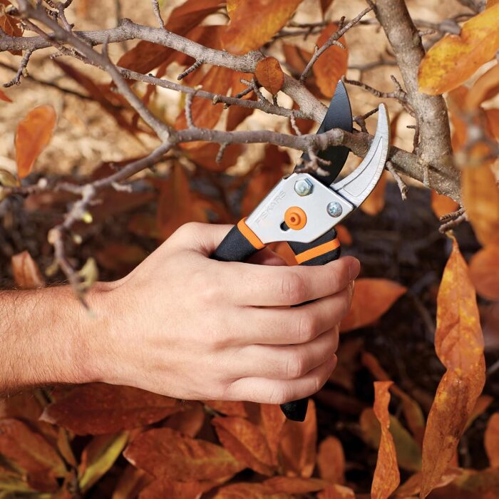 Fiskars Bypass Pruning Shears 5/8” Garden Clippers - Image 2